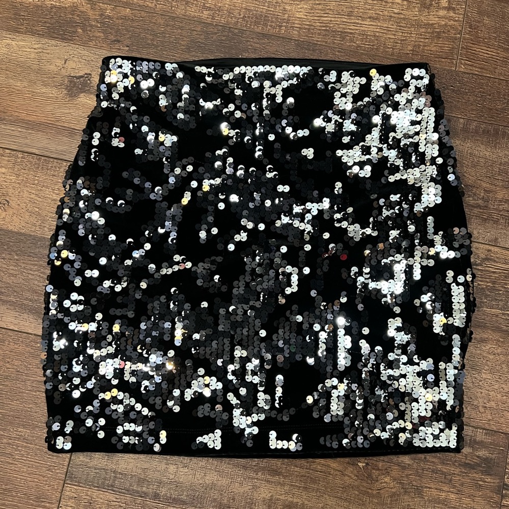 Express Sequin Skirt